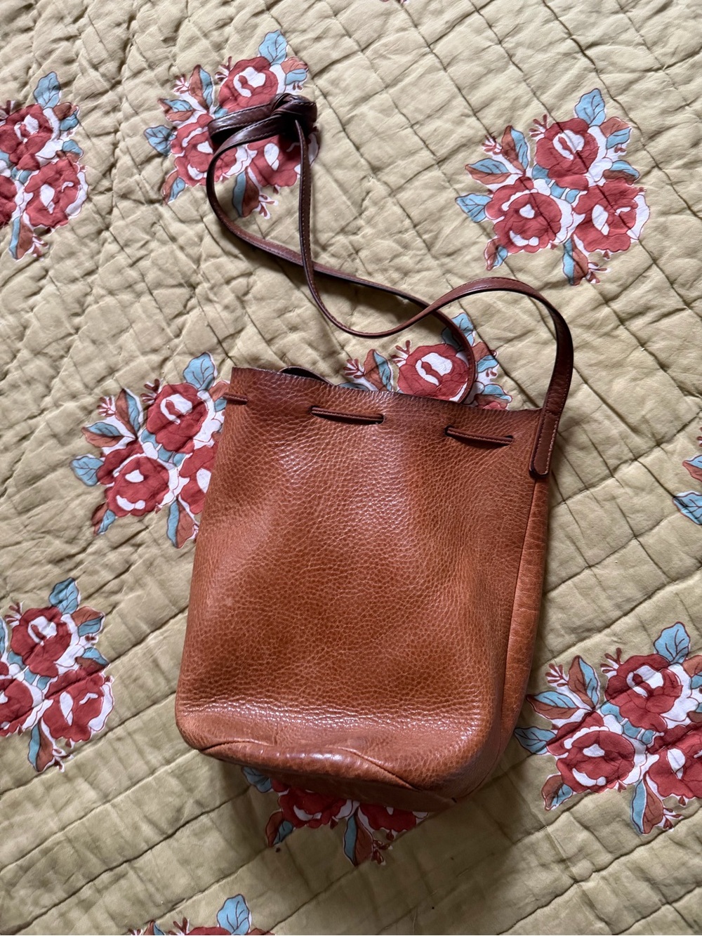 BAGGU sold out dead stock perfect Brown Leather Crossbody Bucket Bag